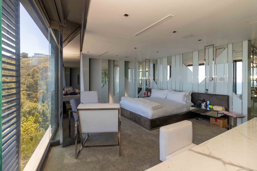 5 Bedroom Property for Sale in Clifton Western Cape